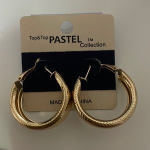 GOLD HOOPS